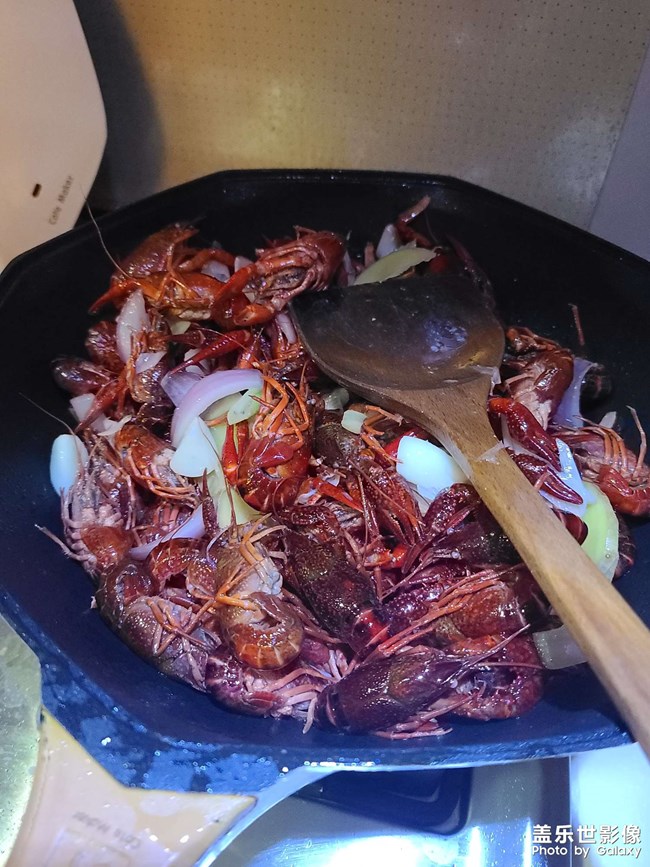 今天给家人做一个小龙虾 今天给家人做一个小龙虾