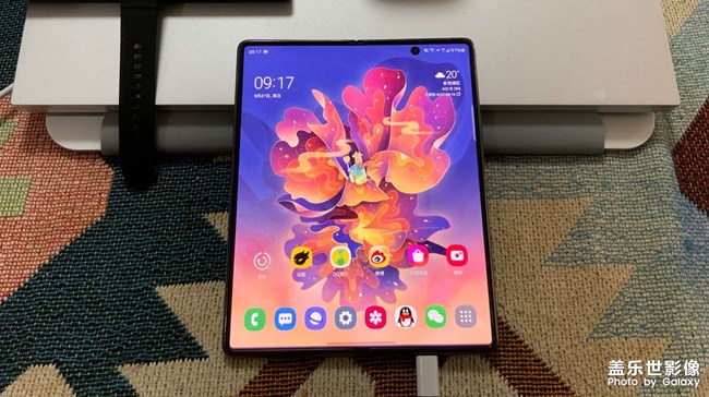 zfold2限量版手绘壁纸