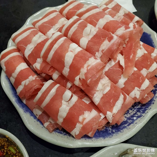 暖餐相伴冬日温暖铜炉火锅