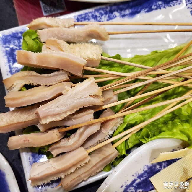 暖餐相伴冬日温暖铜炉火锅
