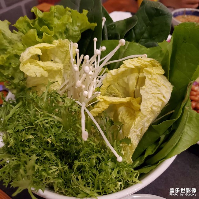 暖餐相伴冬日温暖铜炉火锅