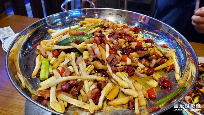 就是想发点吃的。
