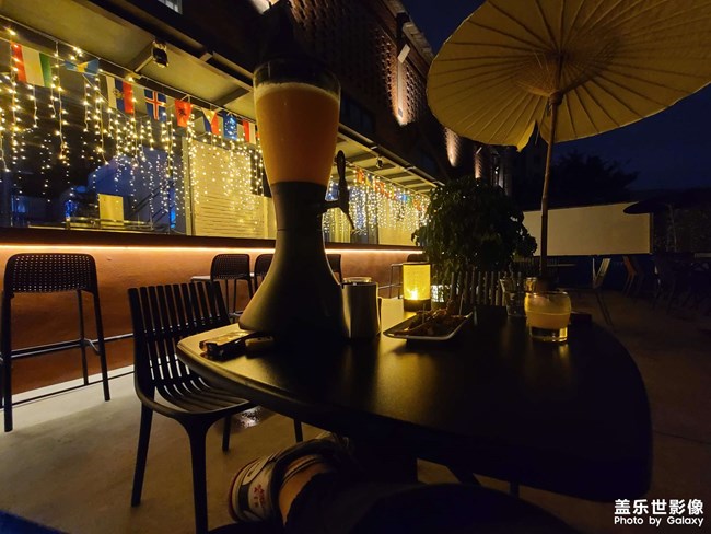 夜拍露天酒吧