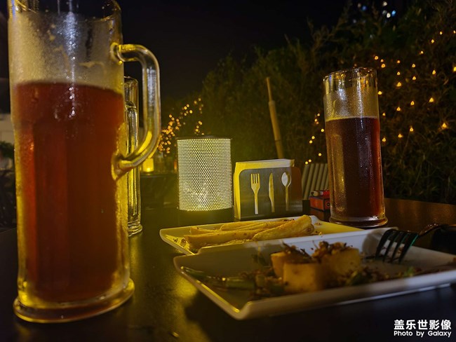 夜拍露天酒吧