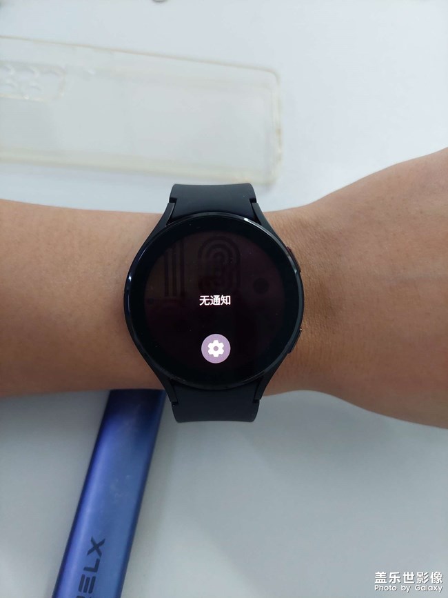 三星S4手表，这个是烧屏了？