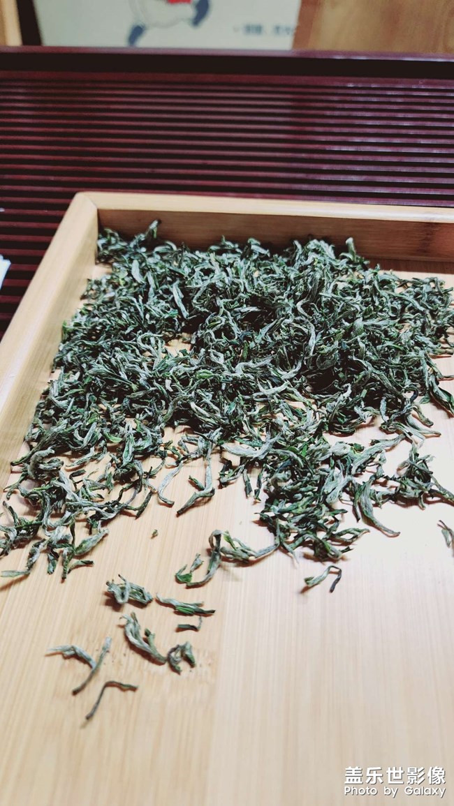 图片模糊，解析度不行，还不如4年前的华为mate20Pr