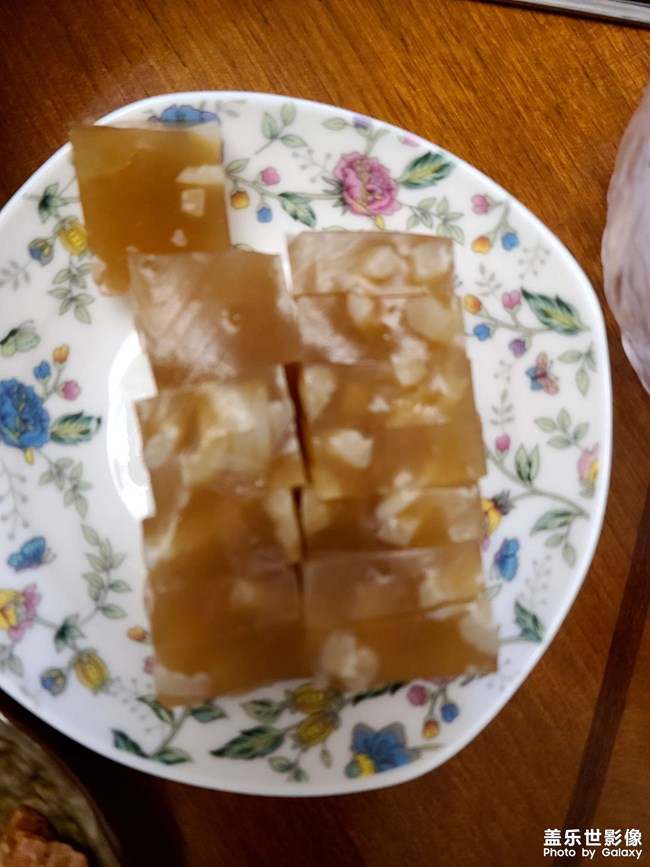 饿了，对付一口