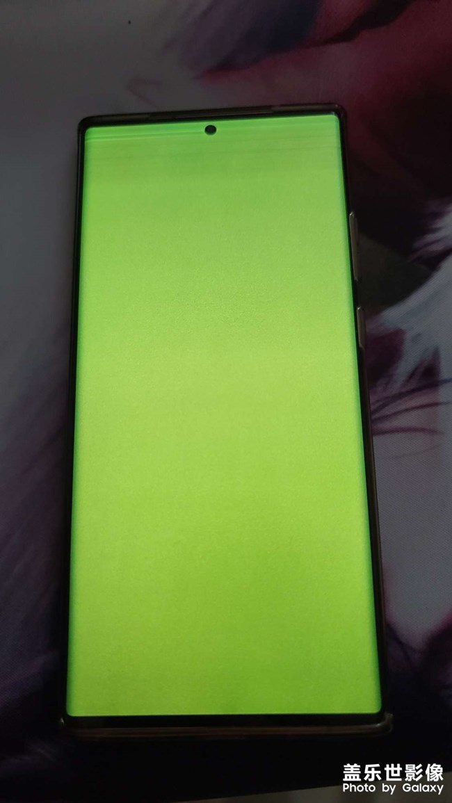 玩游戏忽然就闪屏，然后白屏跳屏直接黑屏，再次打开就绿屏？