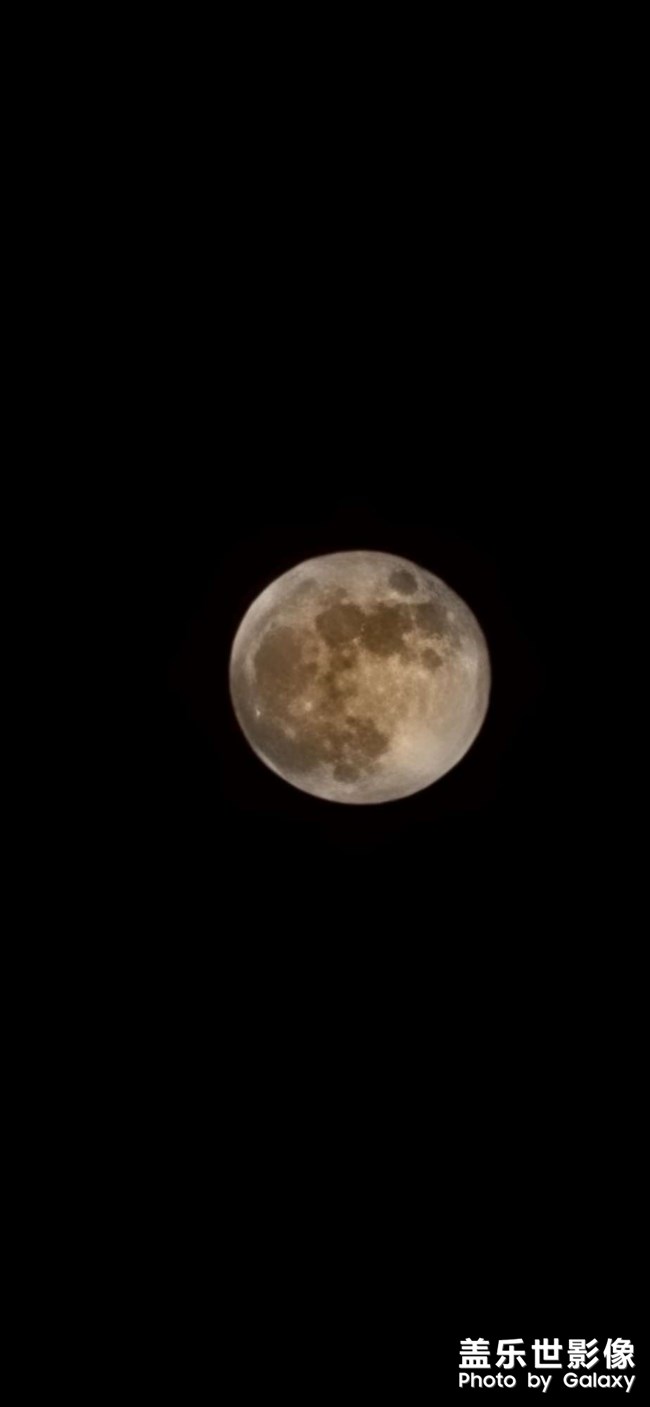 早上和晚上的月亮