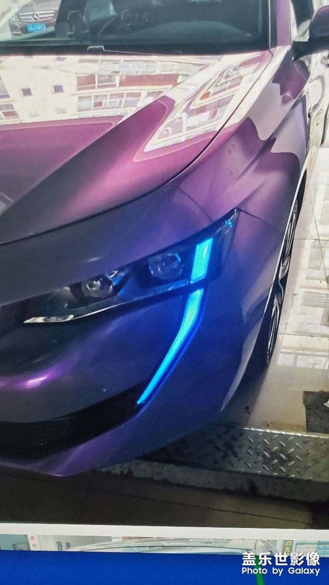 獠牙日间行车灯