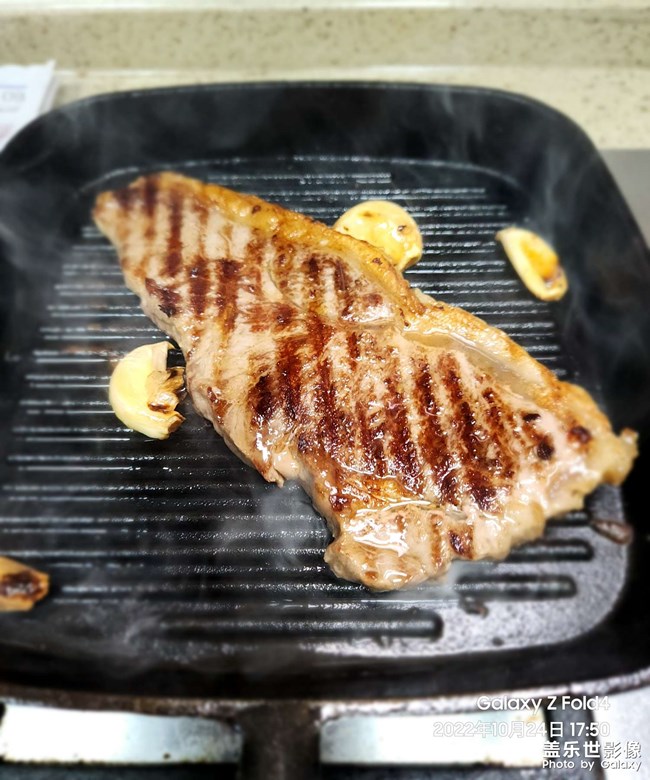 精酿啤酒与原切牛排的味蕾碰撞