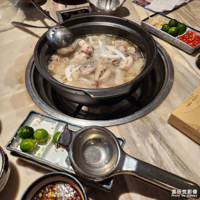 火锅好好吃／椰子鸡yyds!
