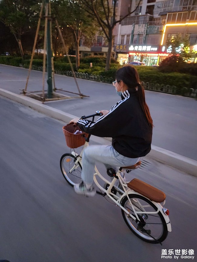 吼吼