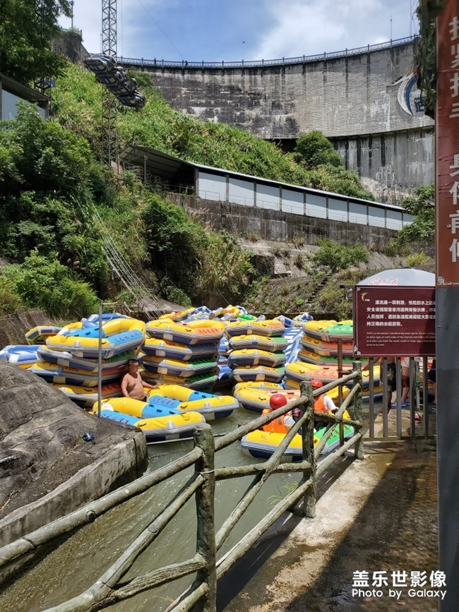 岳阳平江沱龙峡漂流