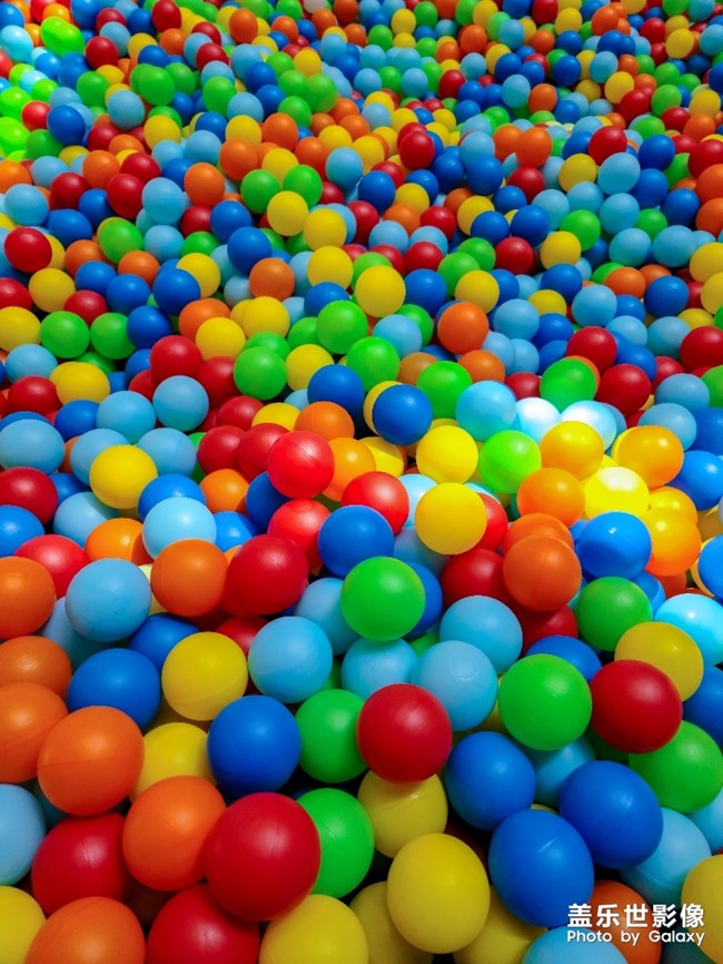 现在再也不能玩了,但看着就觉得心情很好,甚至忘了密集恐惧症,难得没